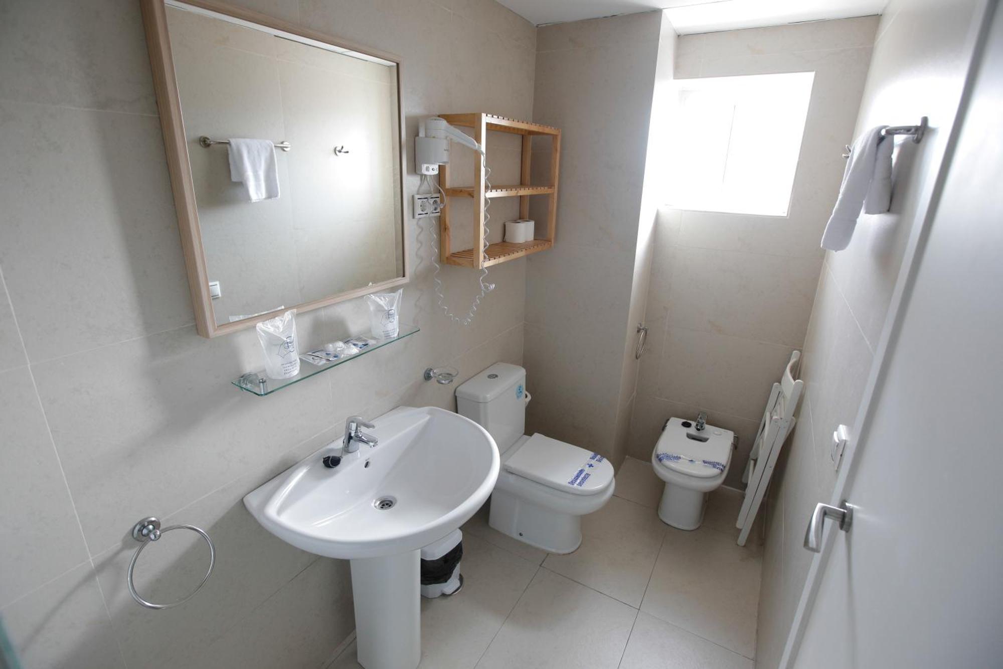 Hotel Eliseos Малага Экстерьер фото