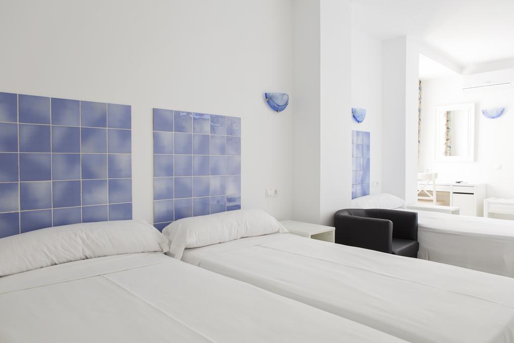 Hotel Eliseos Малага Экстерьер фото