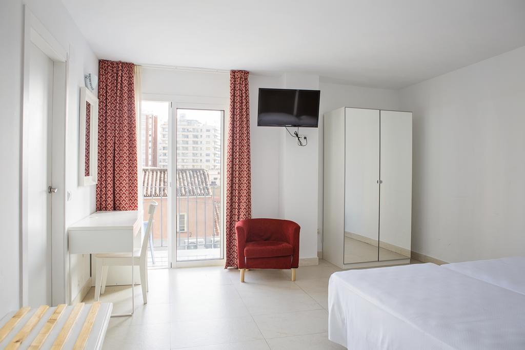 Hotel Eliseos Малага Экстерьер фото