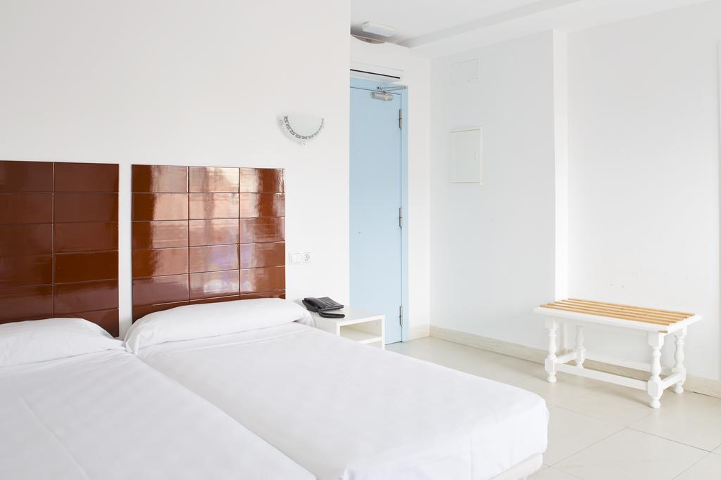 Hotel Eliseos Малага Экстерьер фото