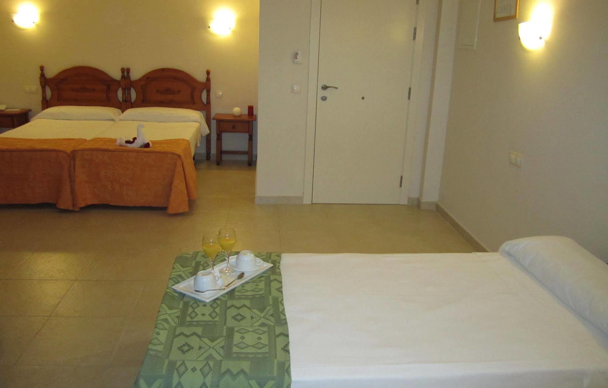 Hotel Eliseos Малага Экстерьер фото